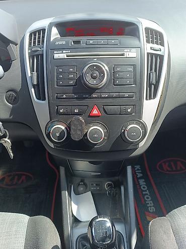 yumz 6: Kia Ceed: 1.6 l | 2010 il Universal — 10
