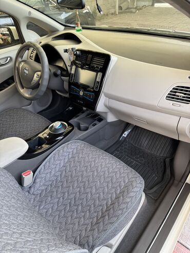 Nissan: Nissan Leaf: 2013 г., 1 л, Автомат, Электромобиль, Хэтчбэк — 7