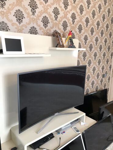 128 sm genis ekran, Samsung Smart tv Curvet (eyri model) demek olar