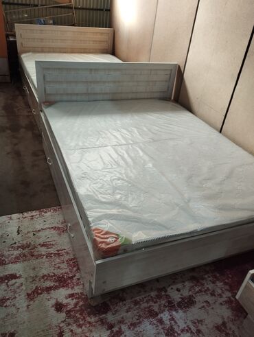 отдам мебель: Двуспальная Кровать, Новый