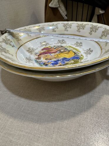 Digər dəstlər və servizlər: Şüşə qablar və boşqab dəstləri. Evdən hər şey təcili satılır ucuz - — 1