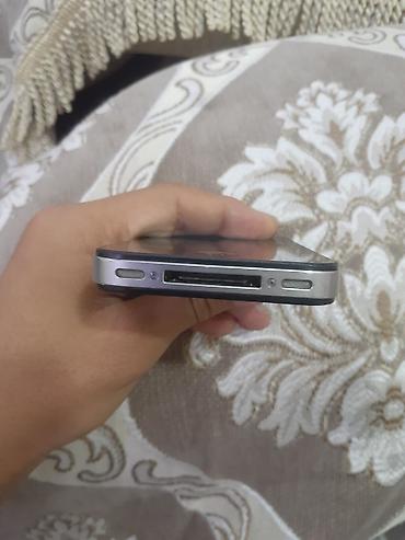 ayfon s 4: IPhone 4, Qara — 5
