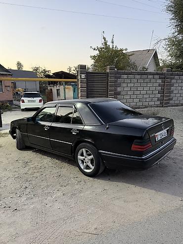 кузов на 210: Mercedes-Benz W124: 1993 г., 2.8 л, Механика, Бензин — 1