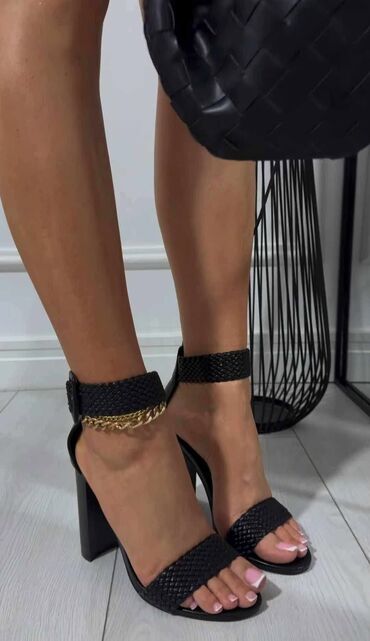 sandale sa otvorenom petom: Sandals, Aeros