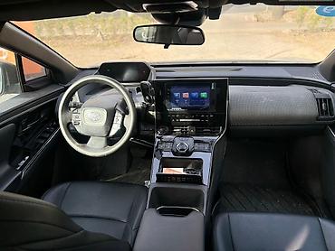 small car: Toyota bZ4X: 2022 г., Электромобиль, Кроссовер — 7