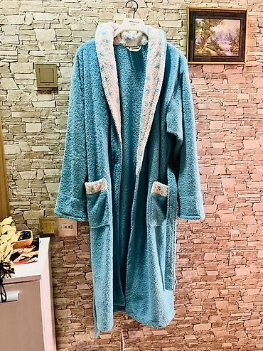 hamam xalat: Mavi rəngli yumşaq dəsmal materialdan xalat - Model: dizaltı uzunluq — 2