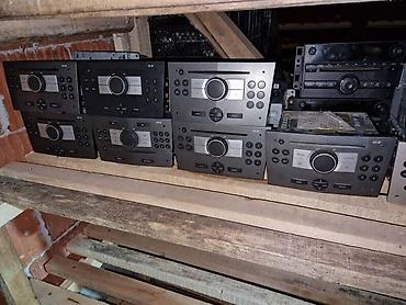 bravo: FABRICKI RADIO CD30 ZA OPEL AGILA, ASTRA H, COMBO . | Svi delovi — 1