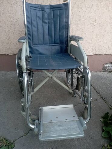 Инвалидные коляски: Продаю инвалидную коляску в хорошем состоянии