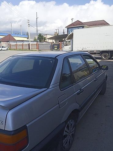 Volkswagen: Volkswagen Passat: 1988 г., 1.8 л, Механика, Бензин, Седан at lalafo.kg — 4 Volkswagen: Volkswagen Passat: 1988 г., 1.8 л, Механика, Бензин, Седан — 4