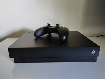 Xbox One: XBOX One X 1Tb Prodajem Xbox One X konzolu, polovna, vrlo malo — 8