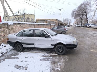 Volkswagen: Volkswagen Passat: 1989 г., 1.8 л, Механика, Бензин, Седан — 2