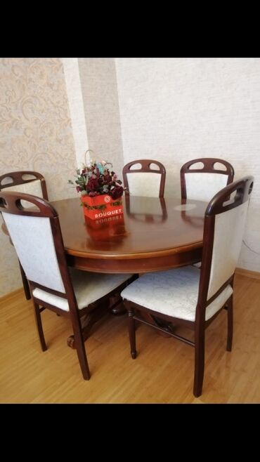 Masa və oturacaq dəstləri: Qonaq otağı üçün, İşlənmiş, Açılan, Oval masa, 6 stul, Rumıniya