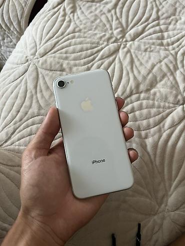 фото 3 на 4: IPhone 8, Б/у, 64 ГБ, Белый, Чехол, 78 % — 1