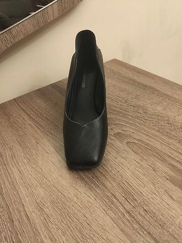Tuflilər: Qara qadın tuflisi - Model: Klassik qara pəncəli (kvadrat burunlu) — 1