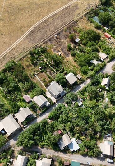 дом в городе ош: Дача, 134 м², 4 комнаты, Собственник, Старый ремонт