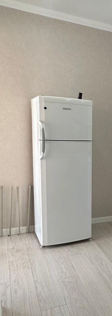 двух дверные холодильник: Холодильник Beko, Б/у, Двухкамерный, De frost (капельный), 61 * 175 * 61