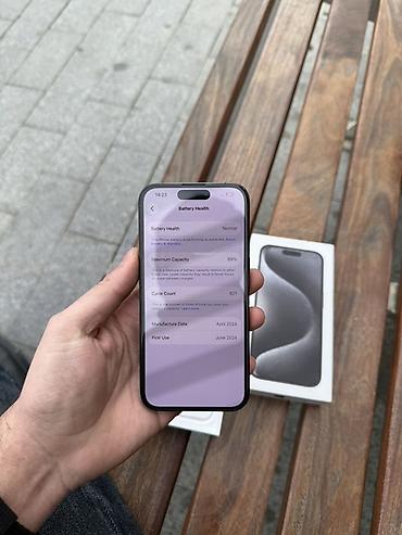 Apple iPhone: IPhone 15 Pro, 256 GB, Qara, Face ID — 10