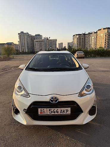 corolla 2016: Toyota Aqua: 2016 г., 1.5 л, Вариатор, Гибрид, Хэтчбэк — 1