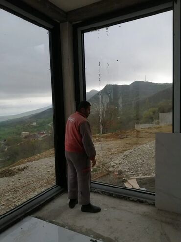 Qapıların təmiri: Si̇yi̇rməli̇ qapi ve ara kəsmələr. 0507231287
0555002309 — 28