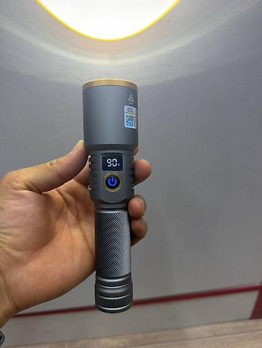 поис: Мощный светодиодный фонарь с дисплеем и зарядкой USB-C - Корпус из — 3