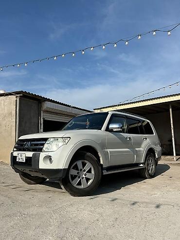 fire fire ucun adlar: Mitsubishi Pajero: 3 l | 2008 il 187 km Ofrouder/SUV — 1