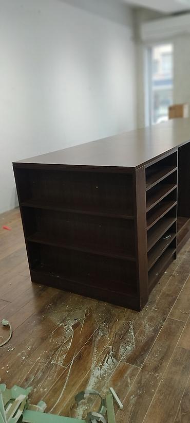 Rəf vitrinləri: Mağaza üçün çoxfunksiyalı vitrin/ada masa. - Material: tünd qəhvəyi — 3