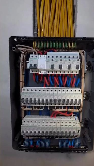 вакансии электрик: Elektrik lövhələrinin yığılması və daxili elektrik montajı xidməti - — 2