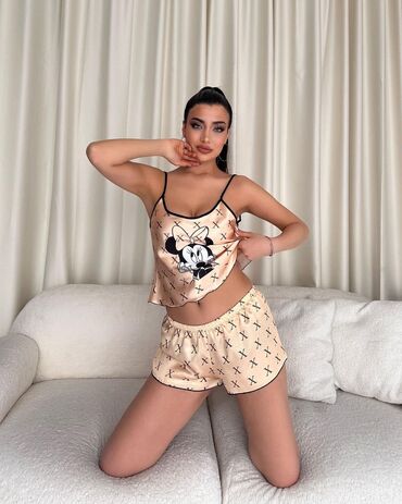 Pidžame: Satenski bebi dol
s,m,l,xl — 4