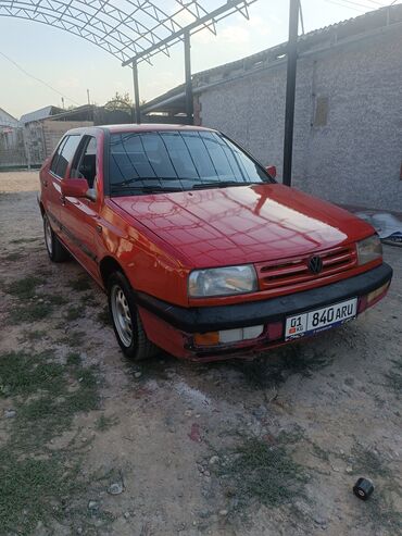 Volkswagen: Volkswagen Vento: 1993 г., 1.8 л, Механика, Газ, Седан