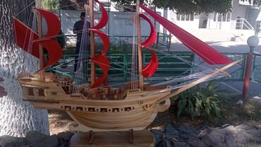 бу тренажеры для дома: Декоративный деревянный корабль с красными парусами - Авторская