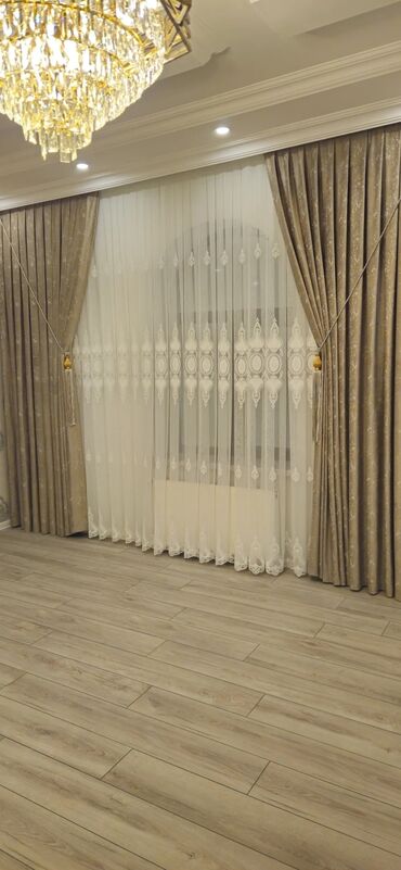 Pərdə və tüllər: Qəşəng pərdələr otağa zəriflik qatır. Ağ tül pərdələr işığı yumşaq — 5