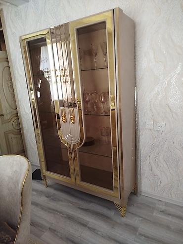 Qonaq otağı dəstləri: Lüks qonaq otağı və yemək otağı mebel dəsti Tərkibi: - Yemək masası — 1