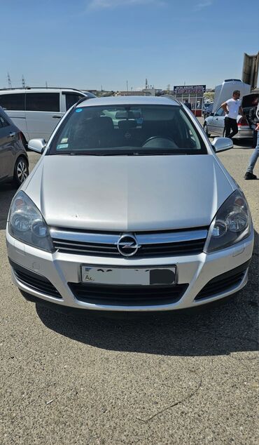 opel maşın: Opel Astra: 1.3 l | 2006 il | 229000 km Universal