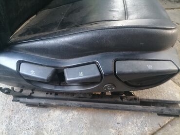 Auto delovi: Dva crna prednja auto sedišta presvučena kožom, pogodna za zamenu ili na lalafo.rs — 9 Auto delovi: Dva crna prednja auto sedišta presvučena kožom, pogodna za zamenu ili — 9