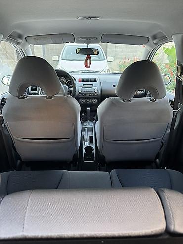 rd 1: Honda Fit: 2004 г., 1.4 л, Автомат, Бензин, Хэтчбэк — 7