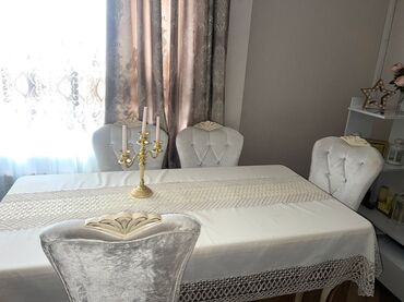 Mebel: Qonaq otağı üçün, Açılmayan, Dördbucaq masa