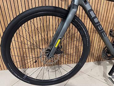 Road bikes: CUBE gravel velosipedi - Çərçivə: yüngül alüminium, daxili kabel — 20