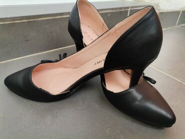 Salonke: Salonke, 38 — 7