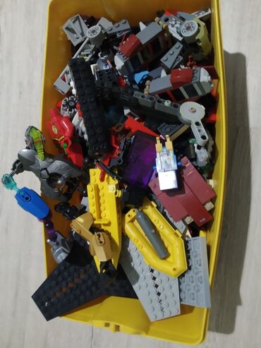 магнитные игрушки для детей: Очень много Лега много ориг деталей лодки части от караблей от робота
