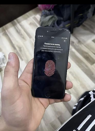 apple se: IPhone SE 2022, 64 GB, Qara — 8