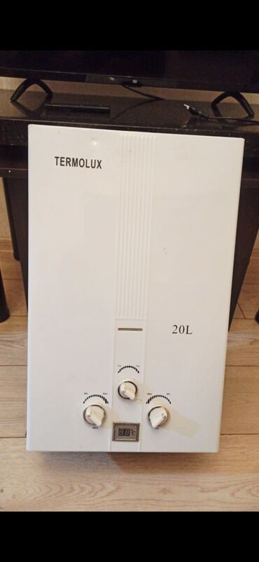 Su qızdırıcı kranlar: TERMLOLUX markalı, 20 litr tutumlu, ağ rəngli su qızdırıcısı. Cihazın