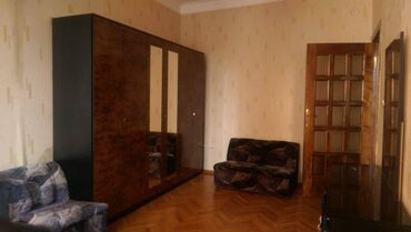 Uzunmüddətli kirayə mənzillər: Alimpik starın yanında 7 mərtəbəli binanın 2-ci mərtəbəsində 3 otaqlı — 5