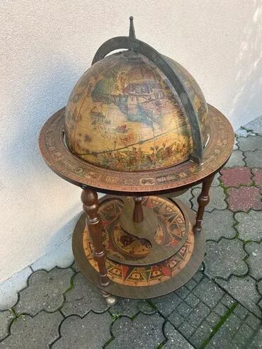 RS - Antique Drinks Carts: Stilski globus bar za piće - BR 2 - MOGUĆ PREVOZ U dobrom stanju 💎 — 5