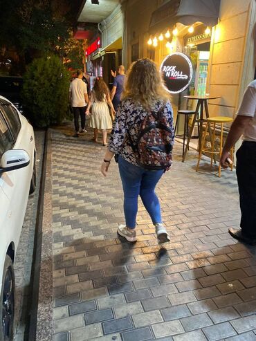 Mağazalar: İçəri şəhər metrosuna yaxın Torqovuya yaxın əşyali təmirli 1 otağlı — 10