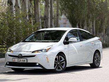 Toyota Prius: 2021 г., 1.8 л, Автомат, Гибрид, Хэтчбэк