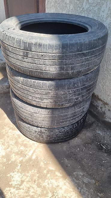 225 60 r17: Продаю летний шины 
Среднем состояние 
размер 225.60.р17 — 1