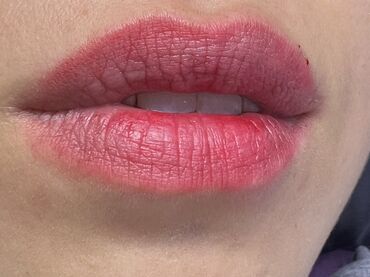 Косметика: Процедура перманентного макияжа губ позволяет придать губам желаемый — 61