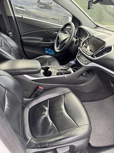 Продажа авто: Chevrolet Volt: 2017 г., 1.5 л, Вариатор, Гибрид, Седан — 4