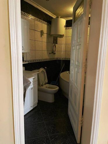 Uzunmüddətli kirayə mənzillər: Rəşid Behbudov küçəsində 5 mərtəbəli binanın 4 cü mərtəbəsi ümumi — 20