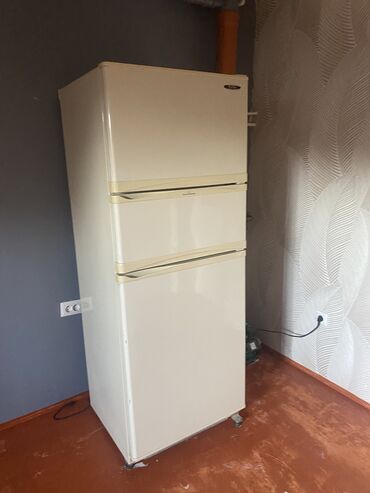 стол холодильный: Холодильник Galanz, Б/у, Двухкамерный
